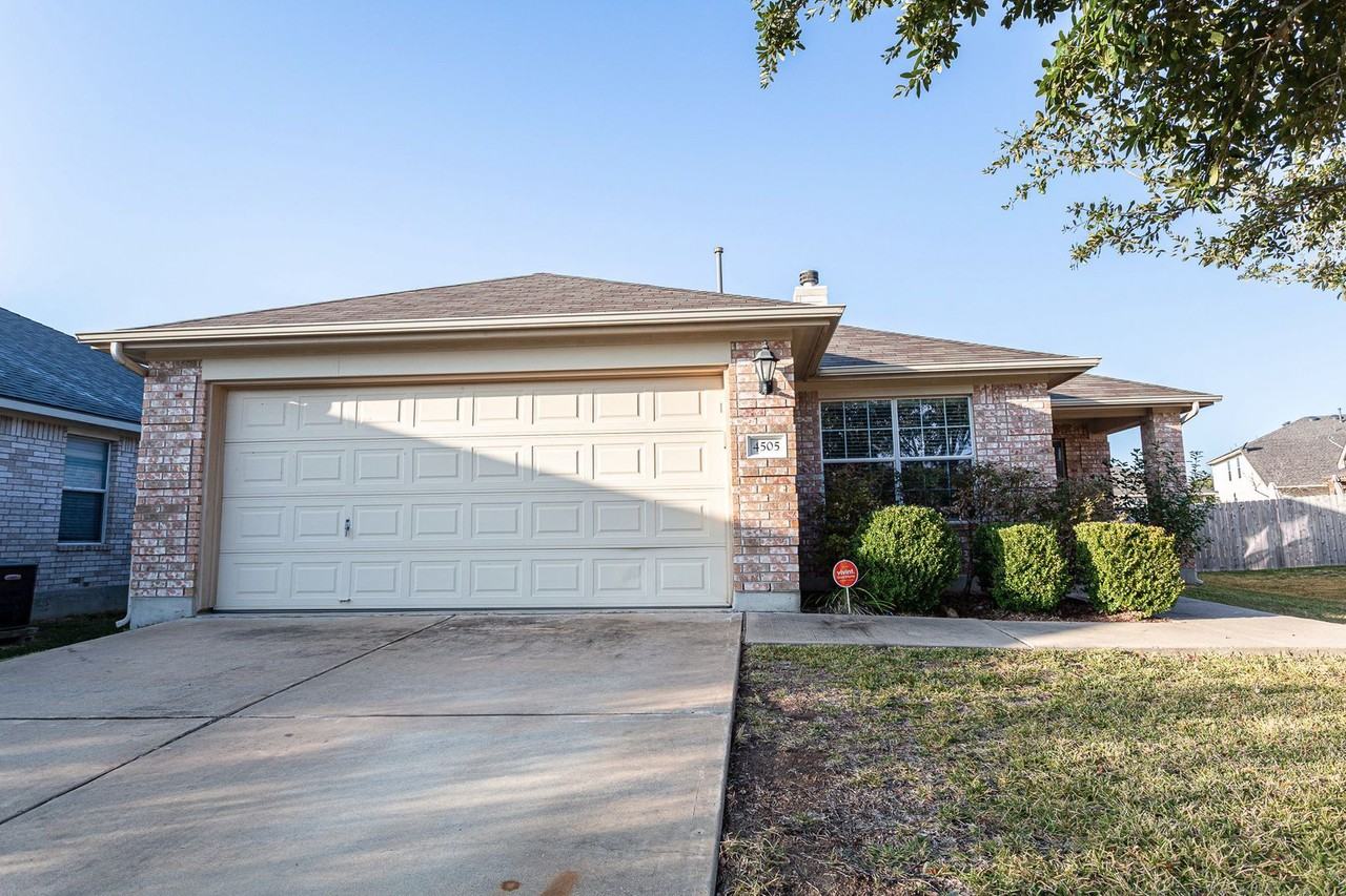 4505 Hees Ct - Photo 2 of 18