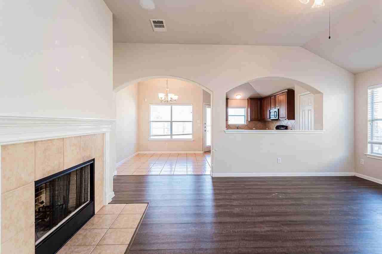 4505 Hees Ct - Photo 4 of 18