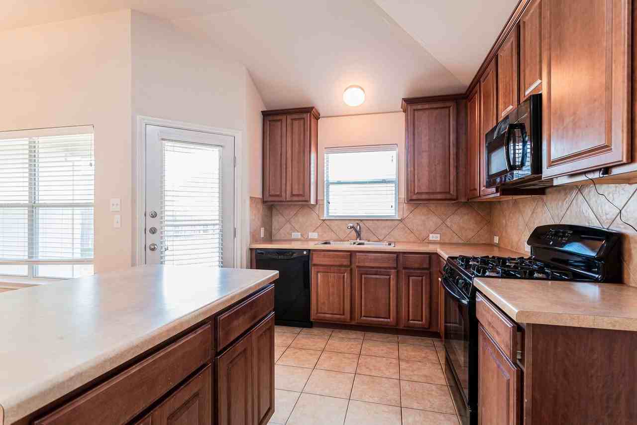 4505 Hees Ct - Photo 7 of 18