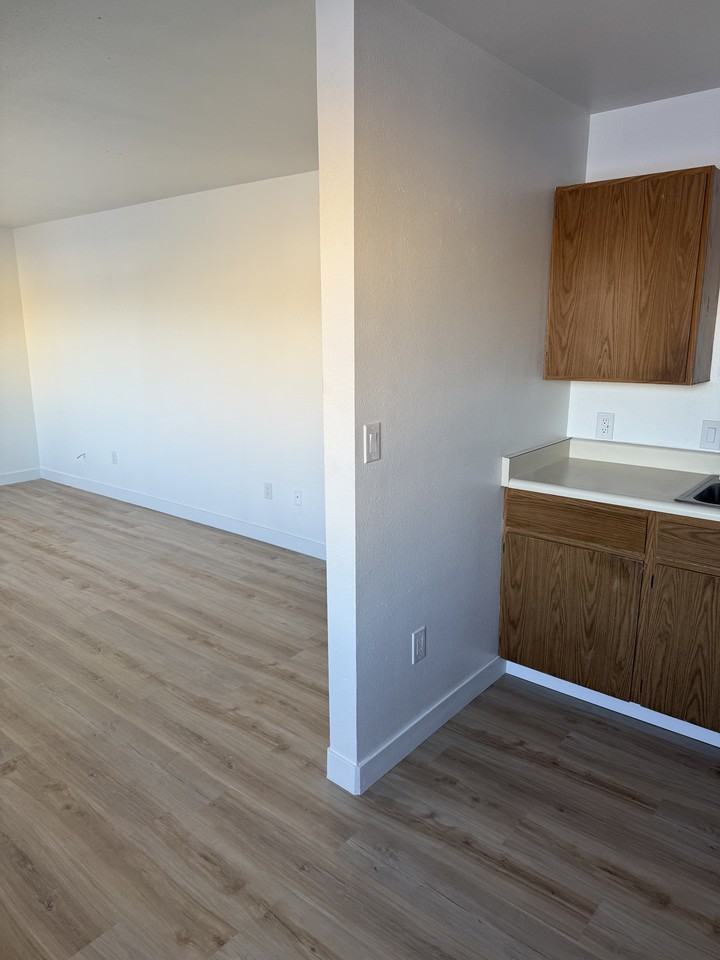 3712 Swenson Ave #9 - Photo 6 of 15