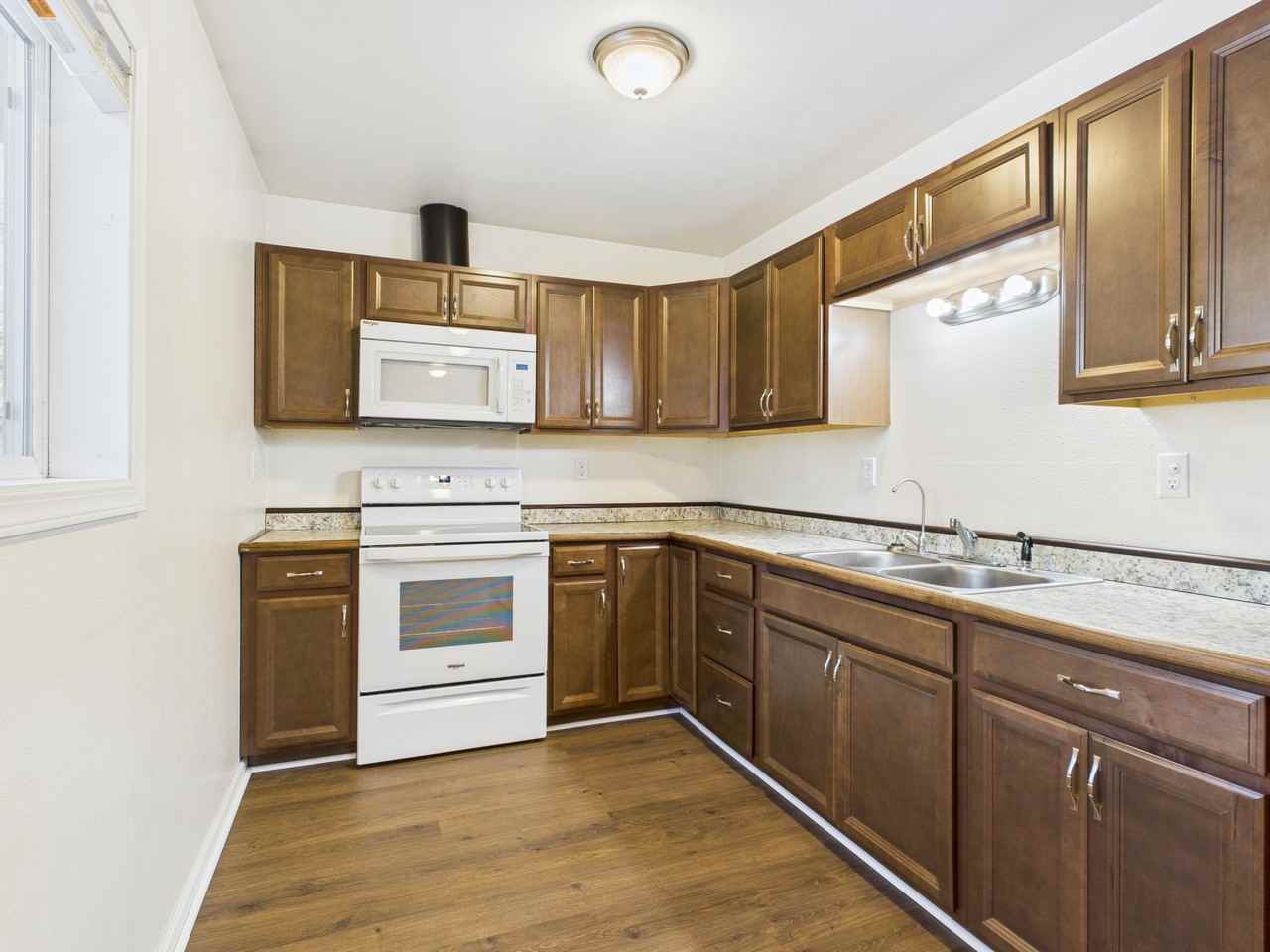 2377 Edsson Ave #E - Photo 2 of 28