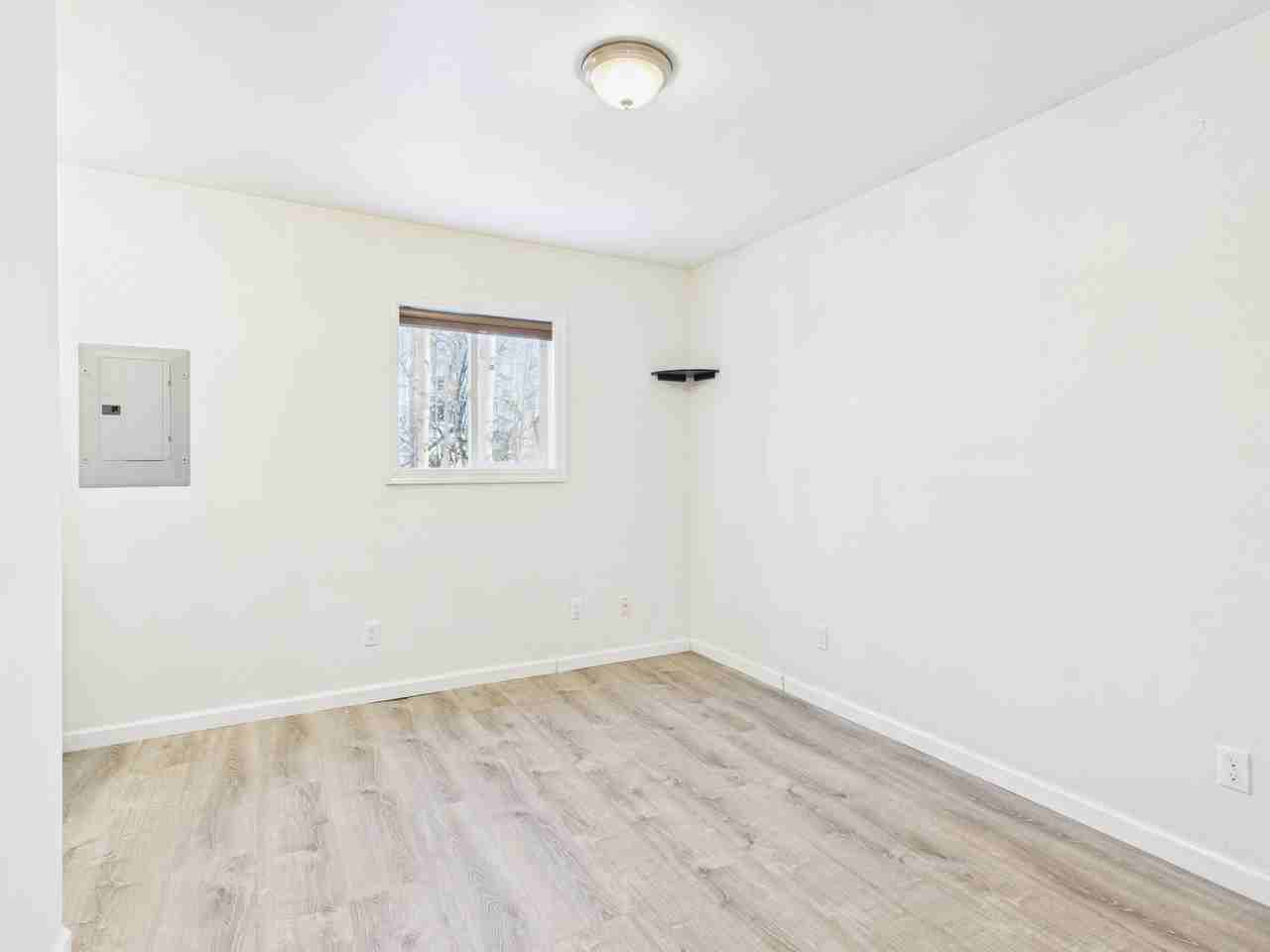 2377 Edsson Ave #E - Photo 6 of 28