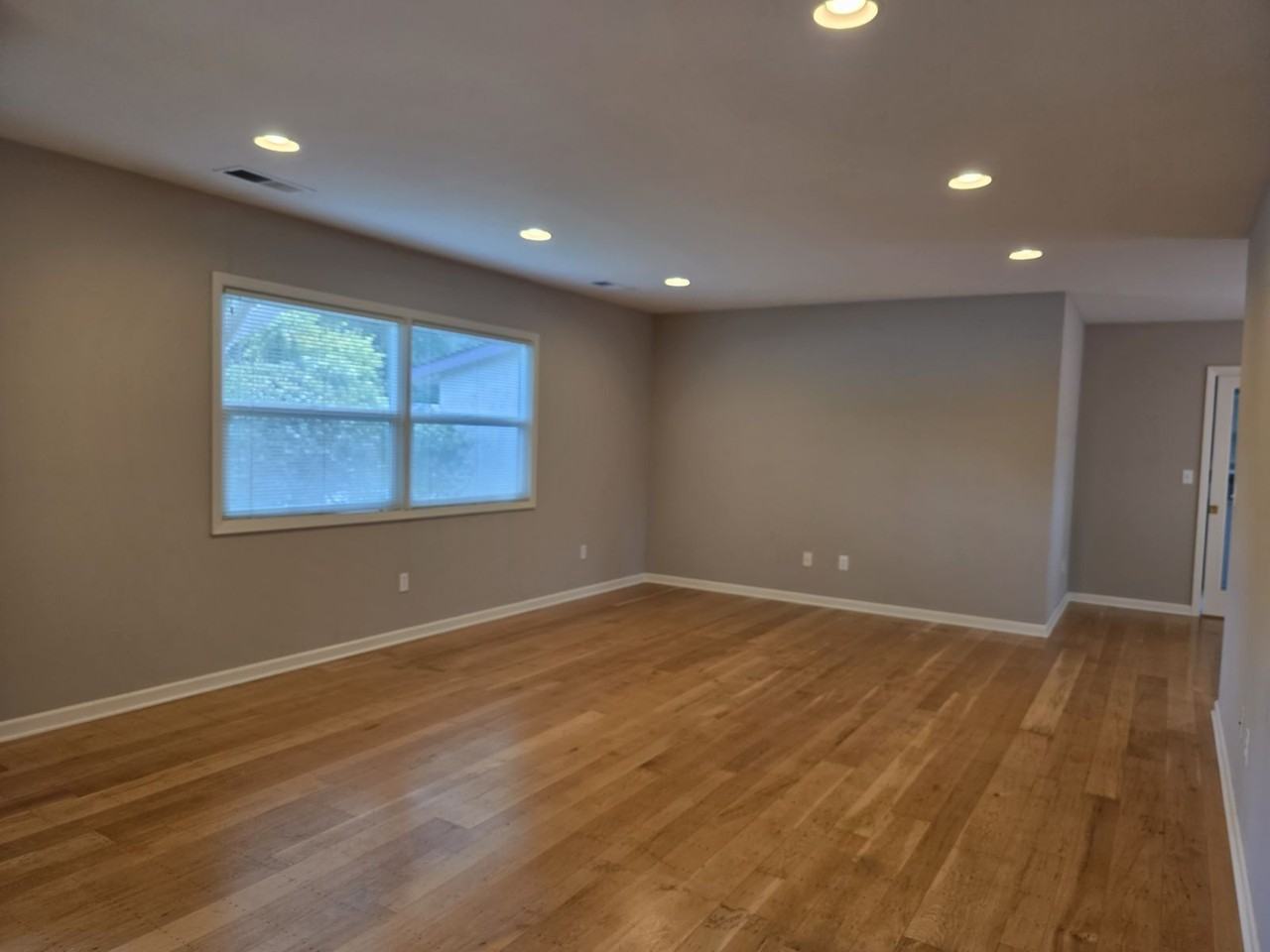 1545 Brookside Dr #1 - Photo 4 of 22