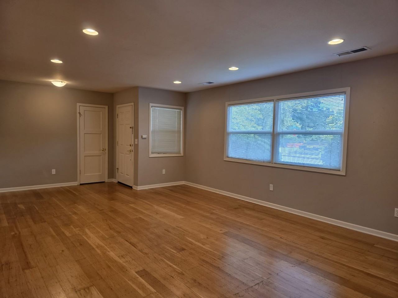 1545 Brookside Dr #1 - Photo 5 of 22