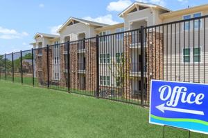 featured image of 4100 N Parkdale Ln