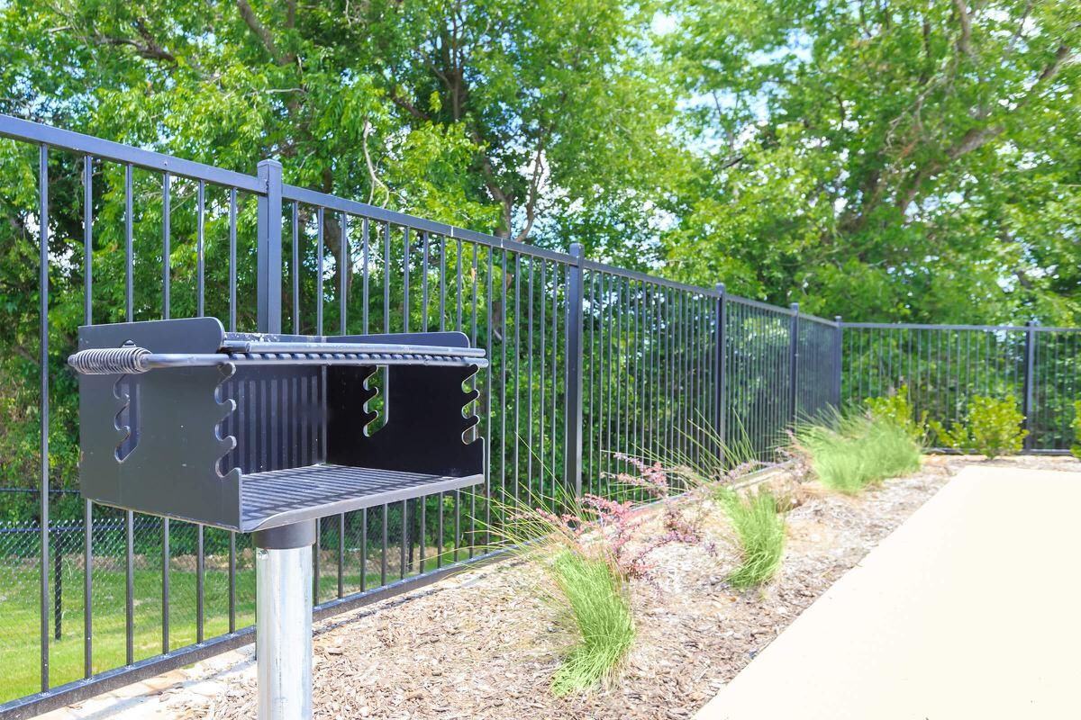 Parkdale - Photo 7 of 41