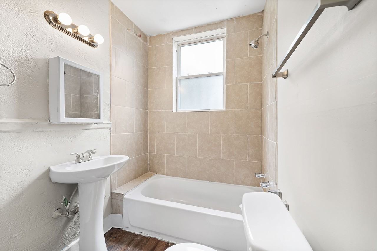 Huron River Dearborn - Photo 4 of 29