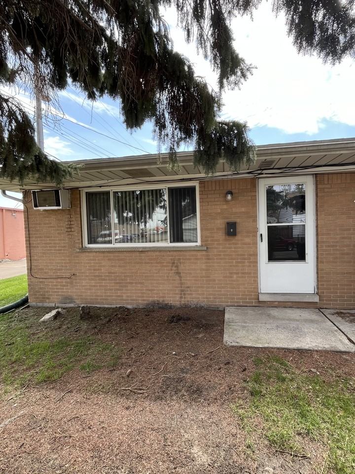 4059 Longtin Avenue - Photo 2 of 11