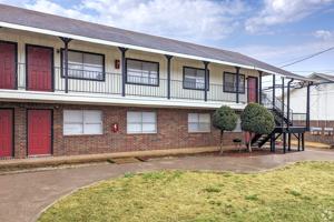 featured image of 3801 Magnolia St