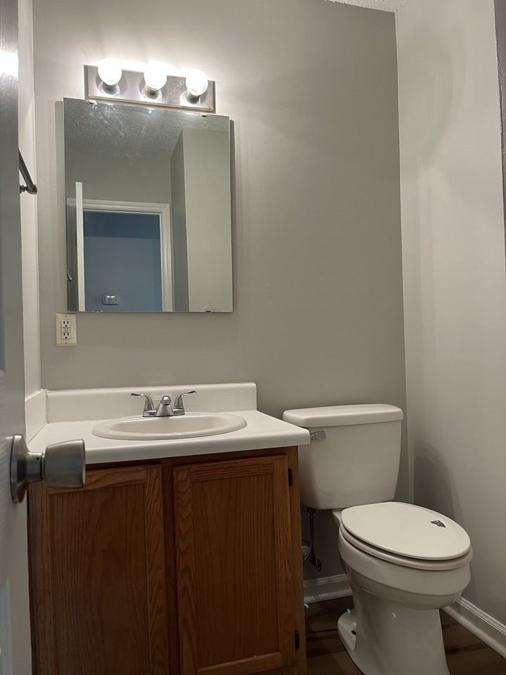 944 Glenn Street - Photo 3 of 17