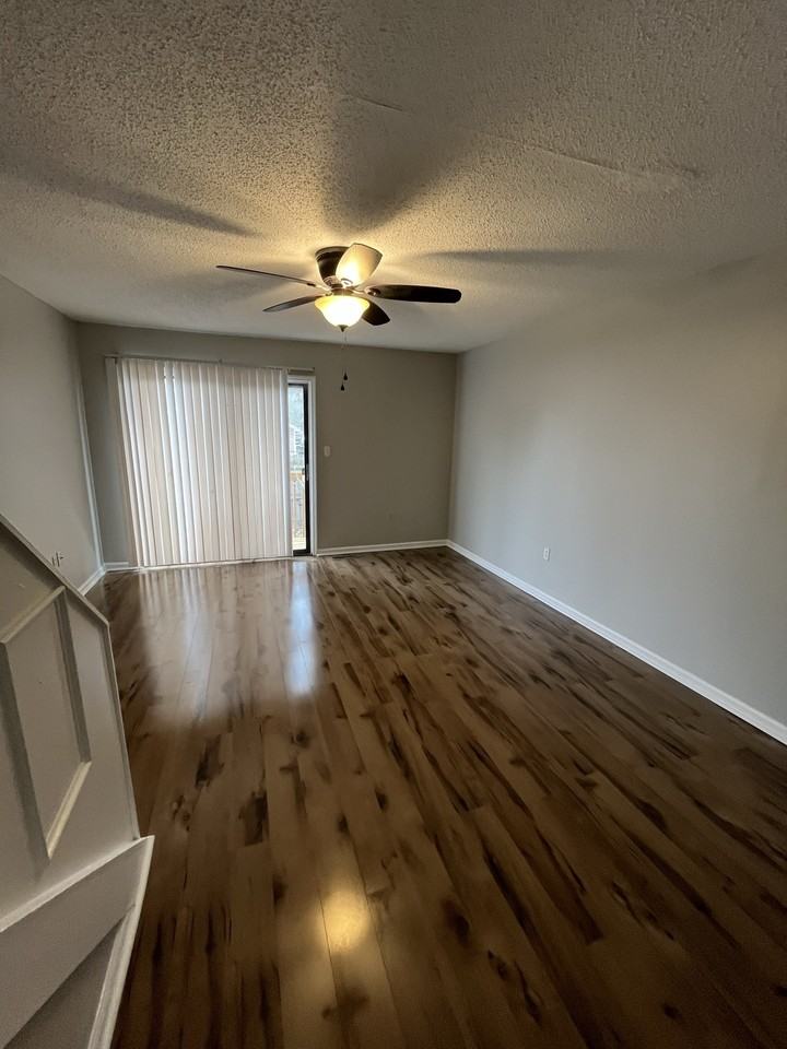 944 Glenn Street - Photo 4 of 17