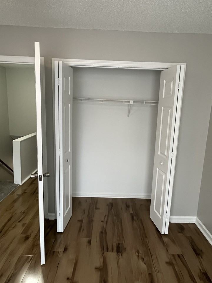 944 Glenn Street - Photo 6 of 17