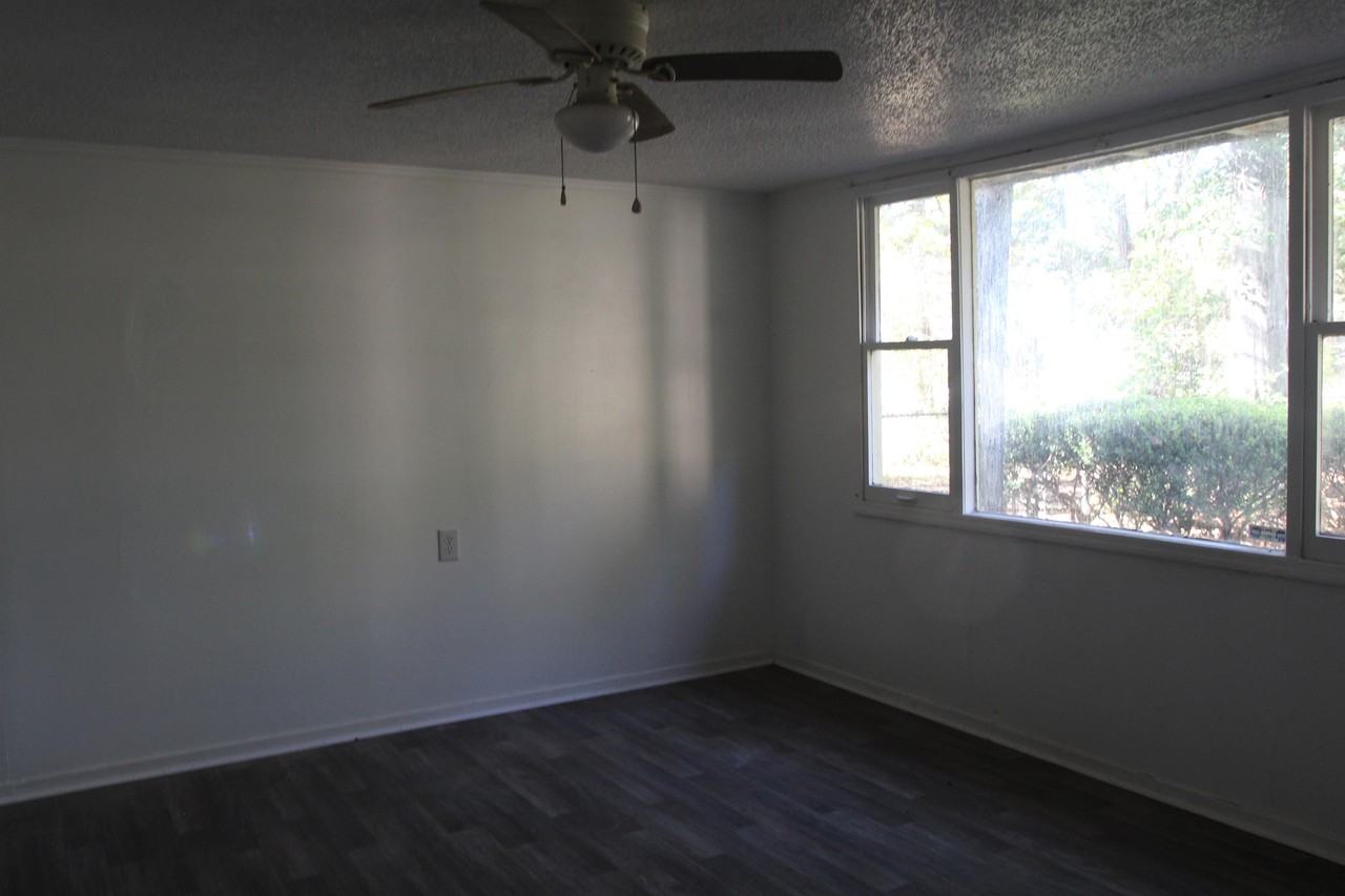 Roosevelt Avenue 1002 E - Photo 5 of 12