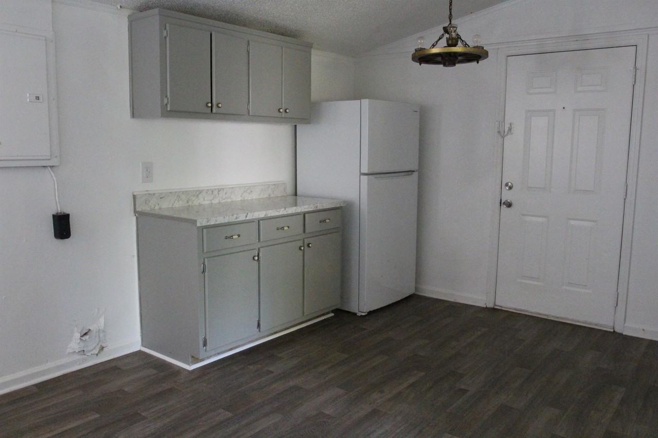 Roosevelt Avenue 1002 E - Photo 7 of 12