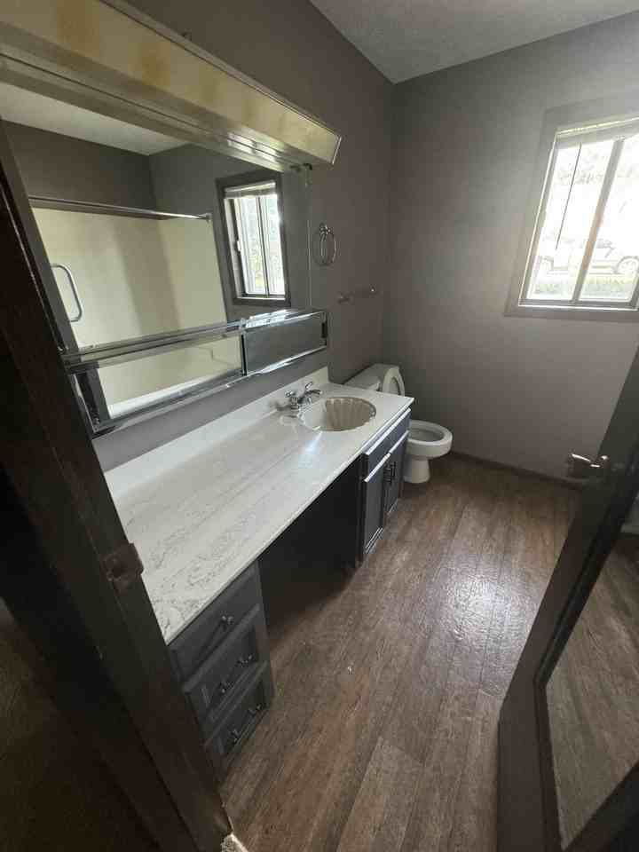 832 Flats - 622 N Colorado Ave - Photo 5 of 19
