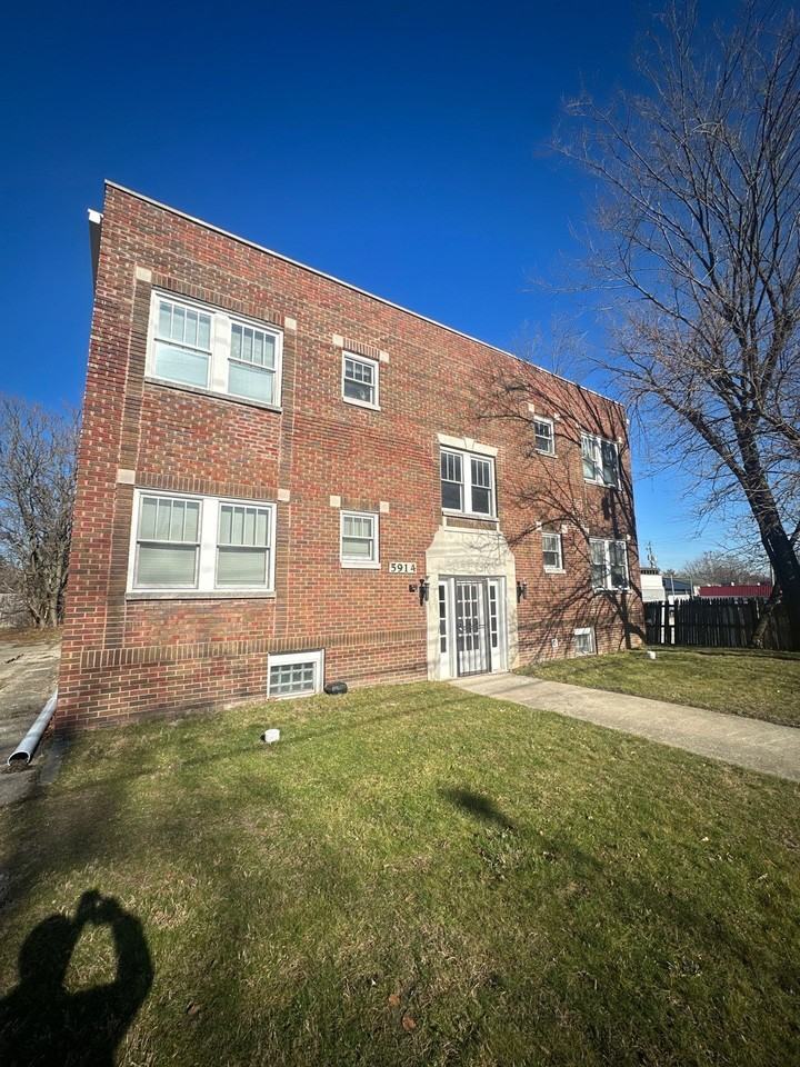 5914 East Washington Street - Photo 2 of 13