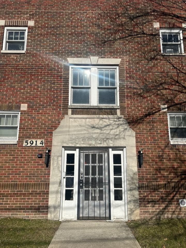 5914 East Washington Street - Photo 3 of 13