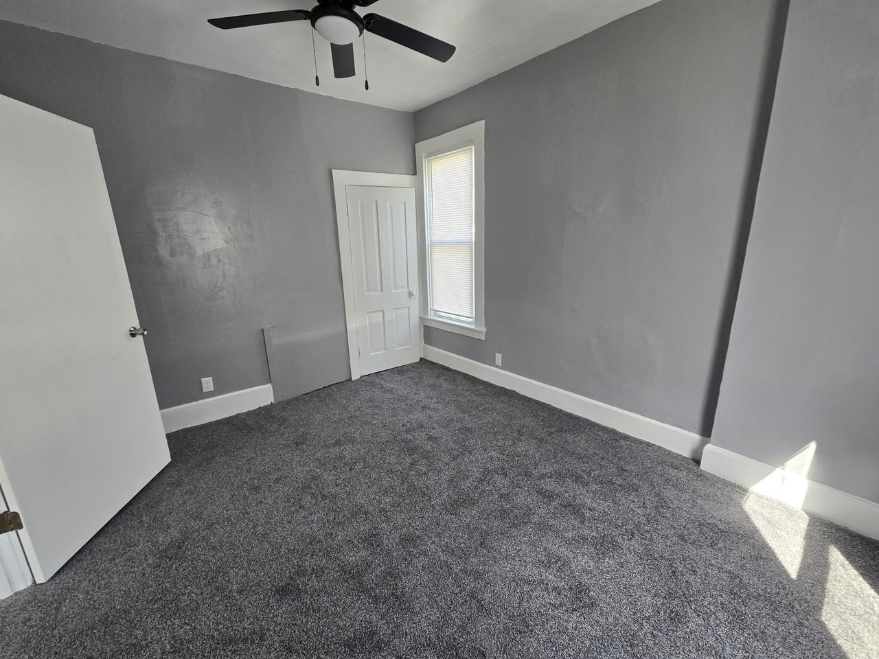 1122 E 6th Ave #1 - Photo 3 of 7