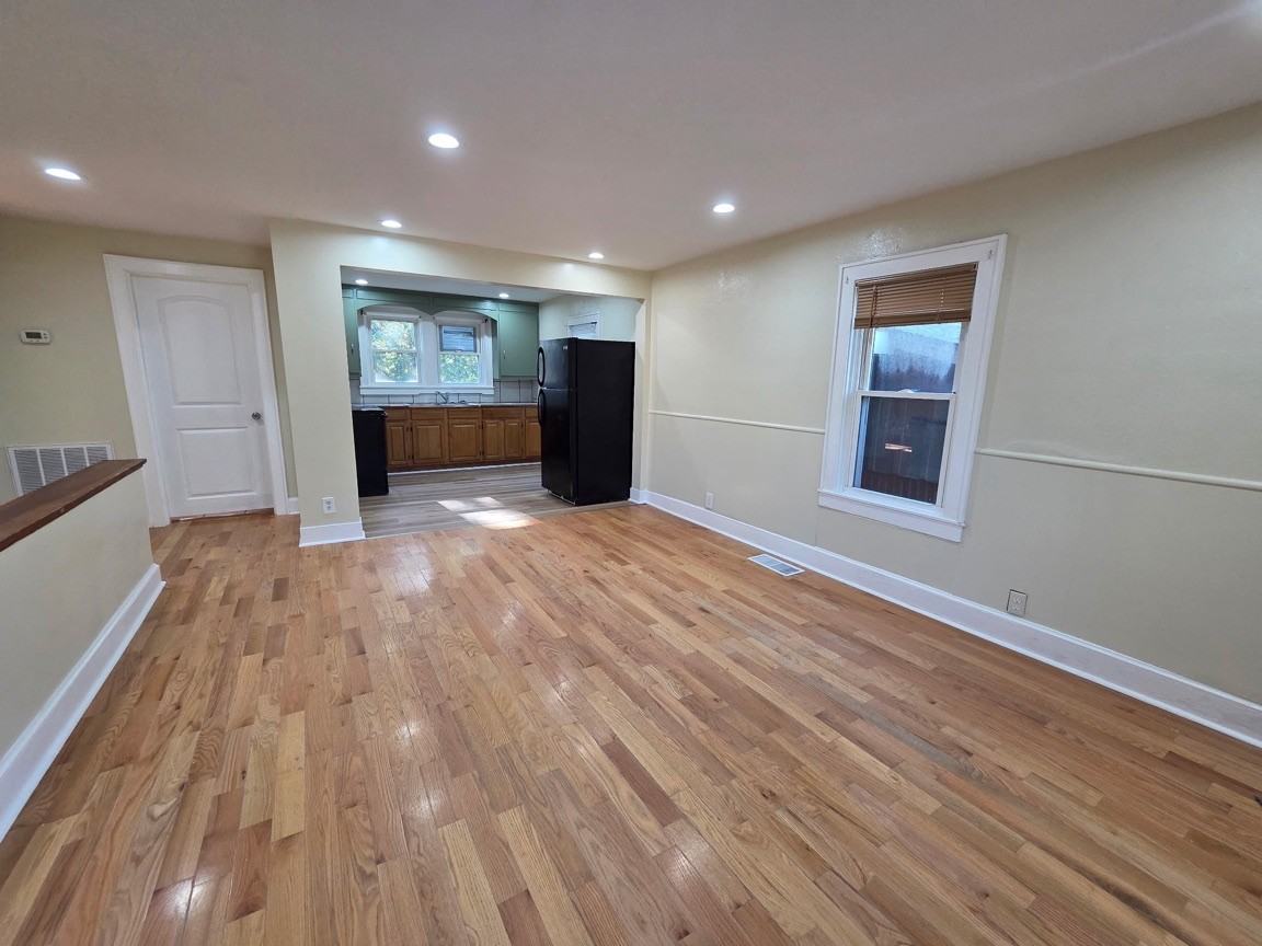 530 Broad St #1 - Photo 2 of 4