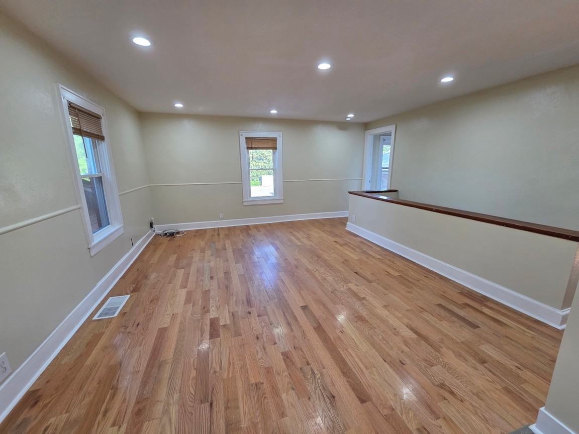 530 Broad St #1 - Photo 4 of 4