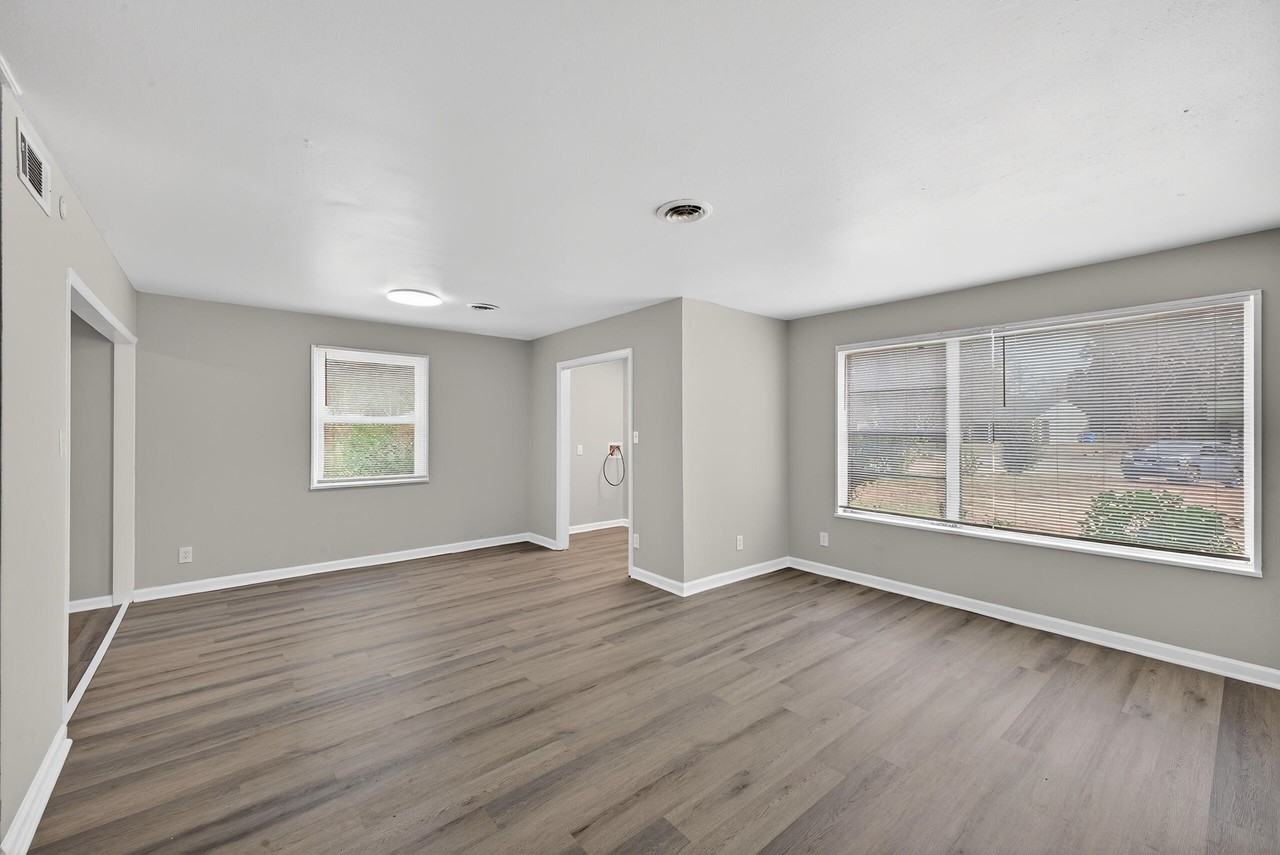 1111 Alderman St Ne - Photo 5 of 19
