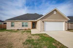 featured image of 949 Cook Ln