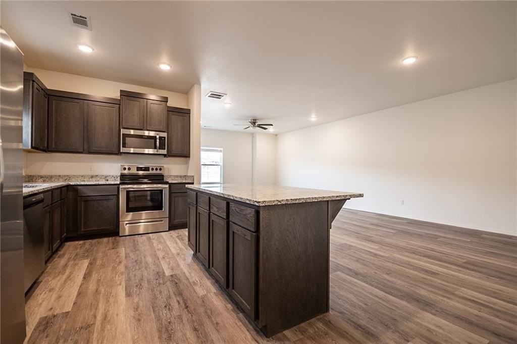 825 S Rupple Rd #2 - Photo 4 of 20