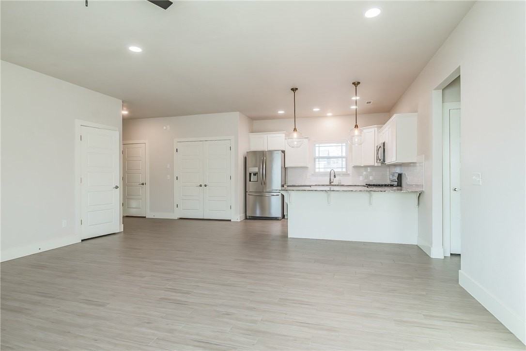 350 W Kinniburgh Dr - Photo 5 of 34