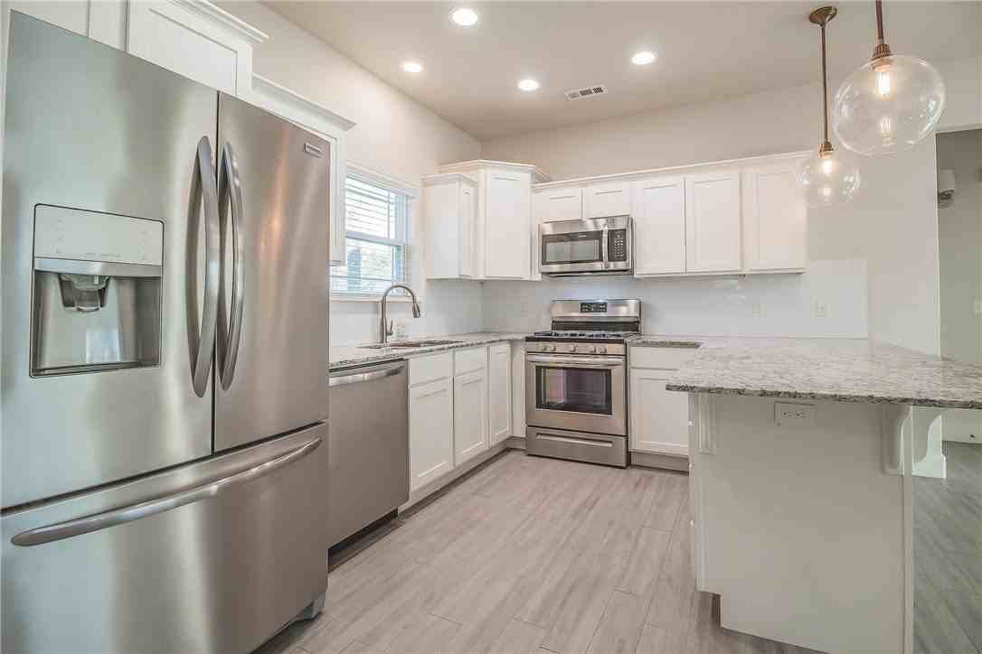 350 W Kinniburgh Dr - Photo 6 of 34