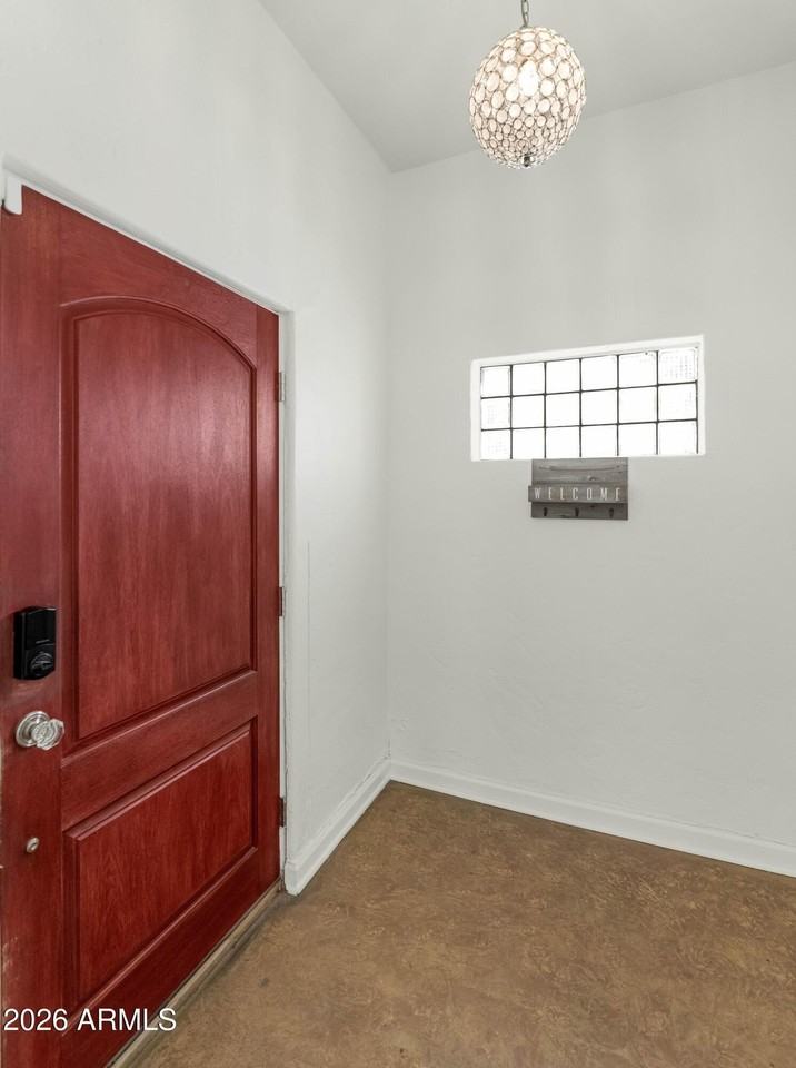 114 W Windsor Ave - Photo 2 of 49