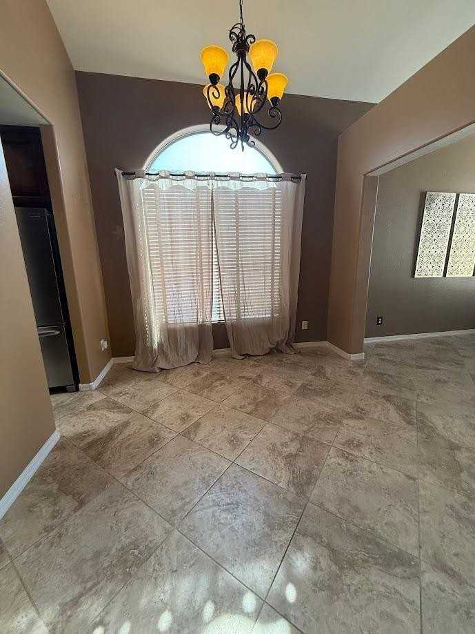 6602 W Molly Ln - Photo 4 of 34