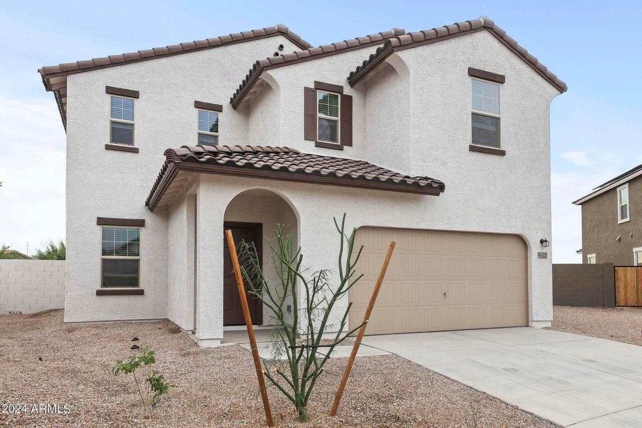 9637 W Agora Ln - Photo 3 of 50