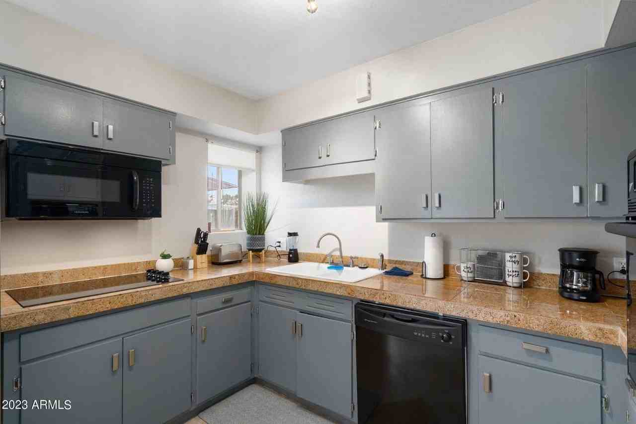 6501 N 17th Ave #101 - Photo 5 of 13