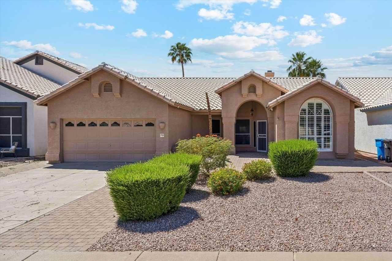 19440 N 33rd Pl - Photo 2 of 15