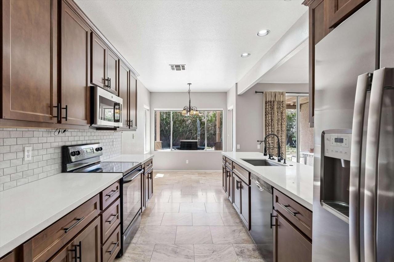 19440 N 33rd Pl - Photo 6 of 15