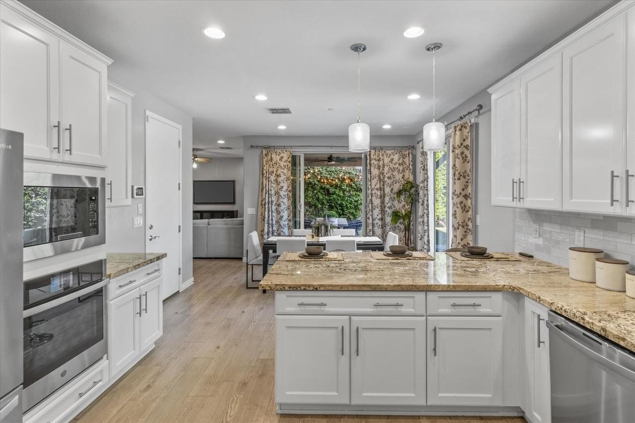 1063 N 70th Way - Photo 6 of 43