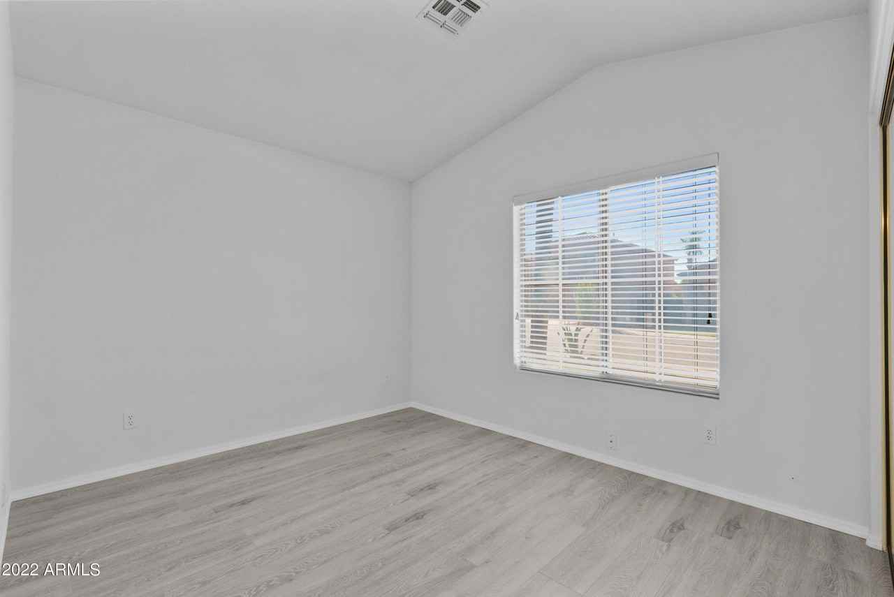 1838 W Brookwood Ct - Photo 6 of 19