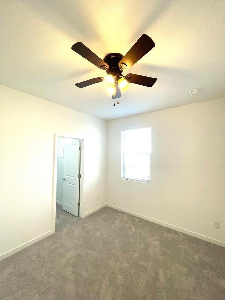 4738 S Element - Photo 4 of 30