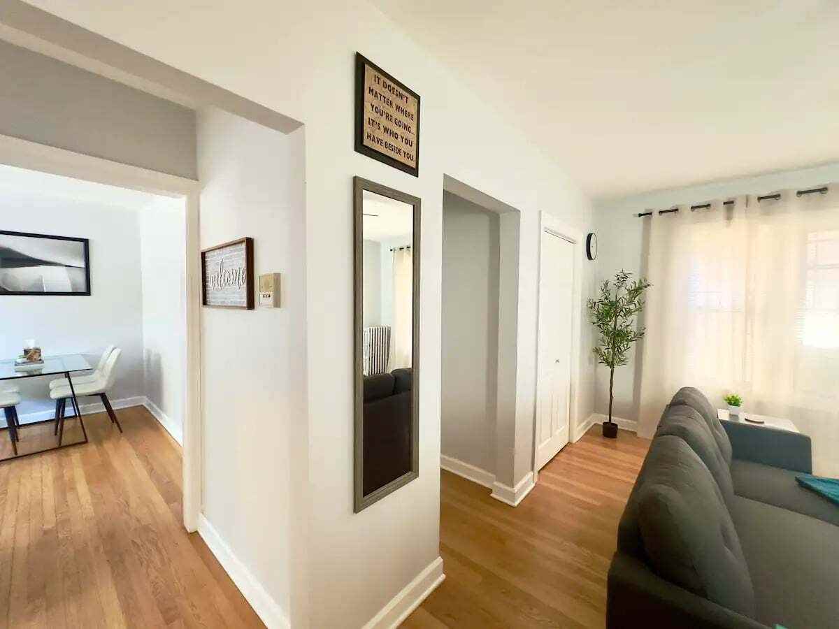 6437-43 North Hamilton Avenue - Photo 4 of 47