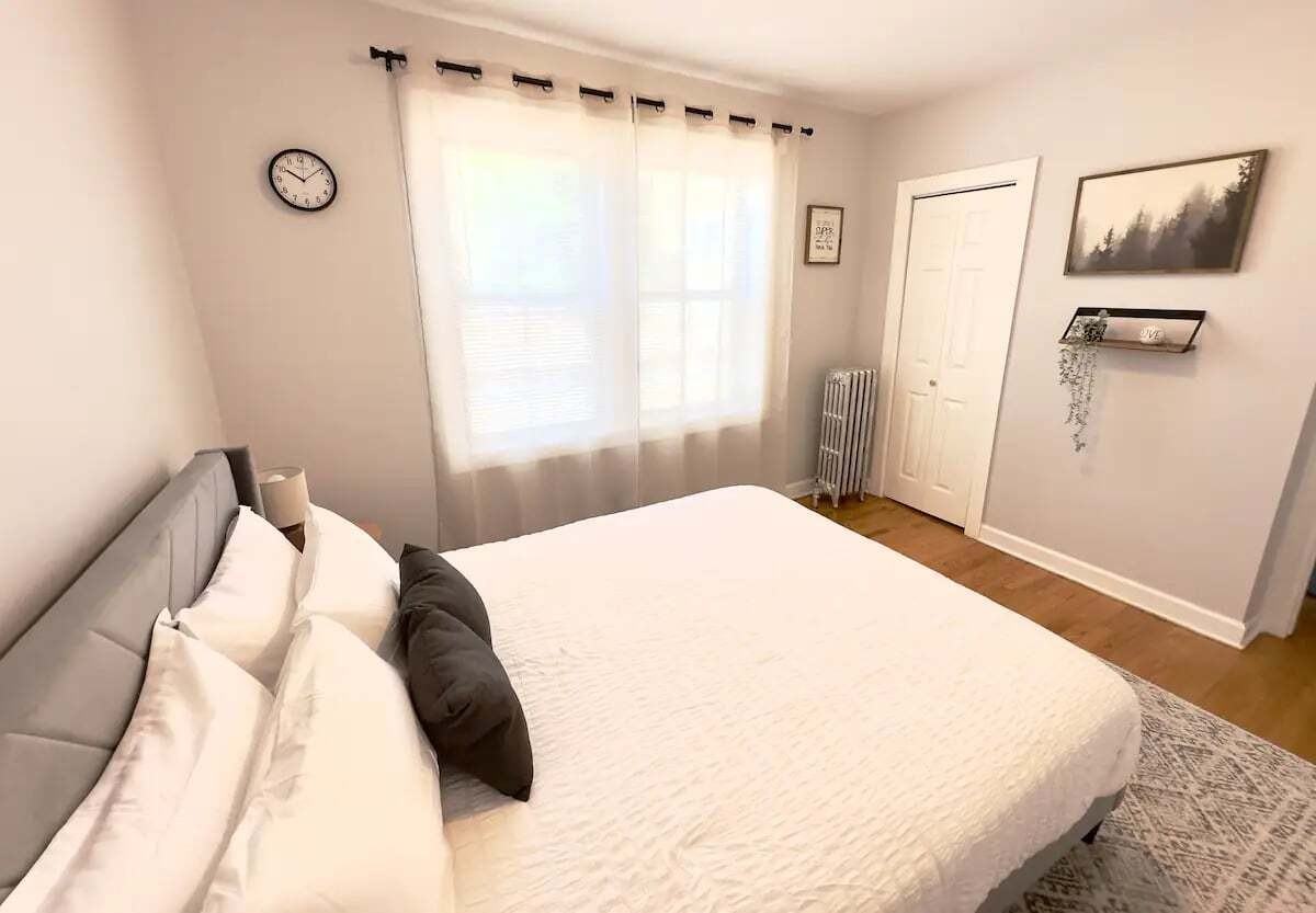6437-43 North Hamilton Avenue - Photo 6 of 47