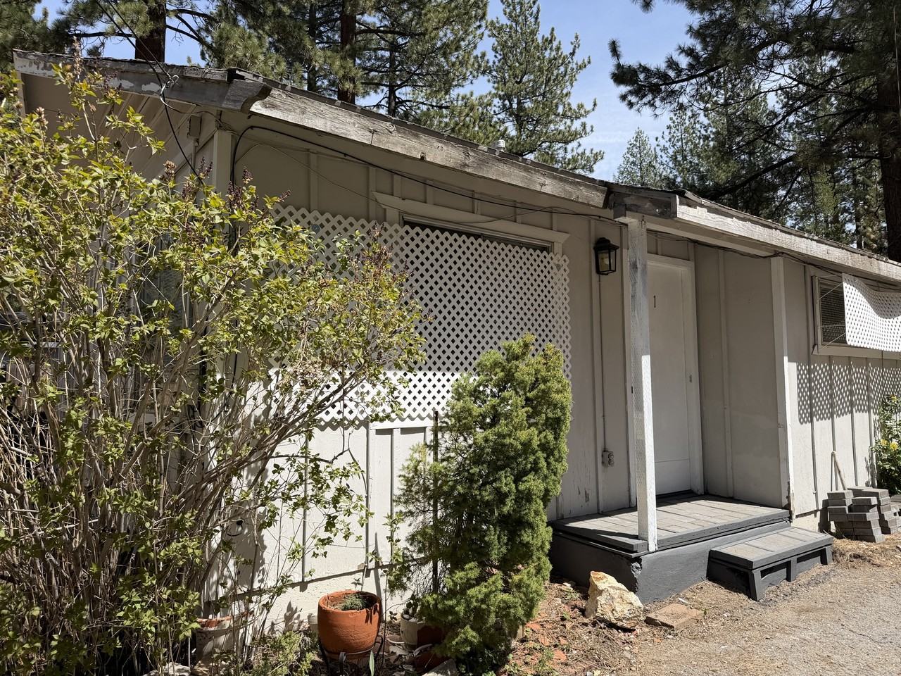 2582 Pinter Avenue - Photo 2 of 13