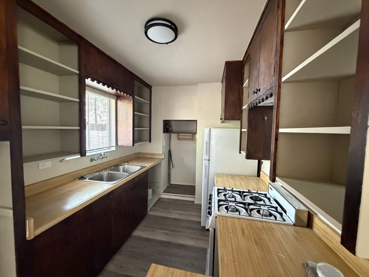 2582 Pinter Avenue - Photo 5 of 13