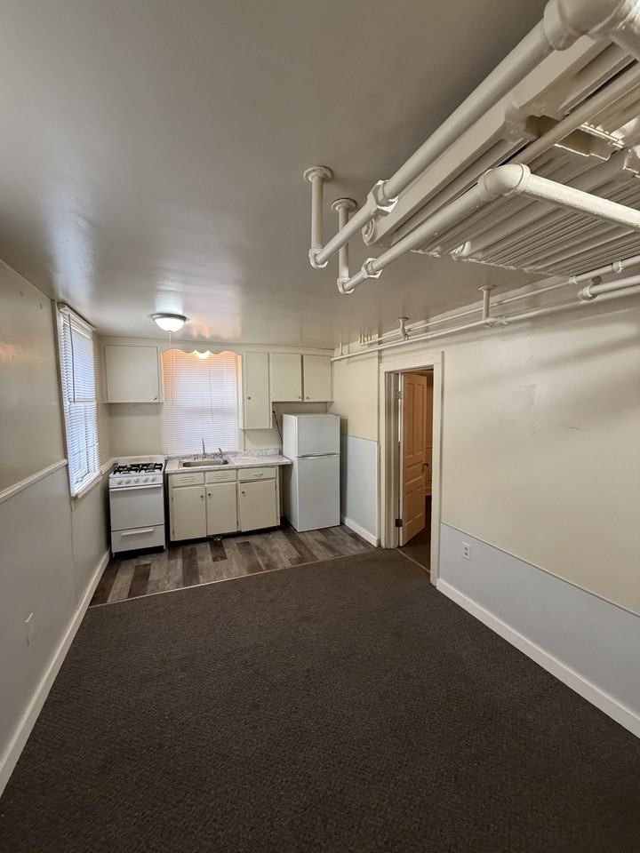 707 South Rose Street - Photo 2 of 7