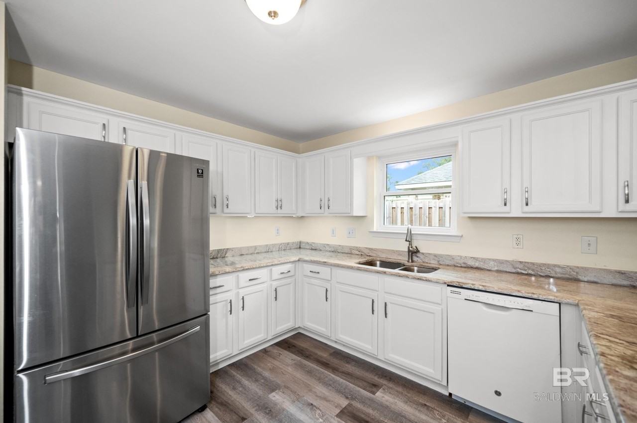 25930 Overton Dr - Photo 2 of 21