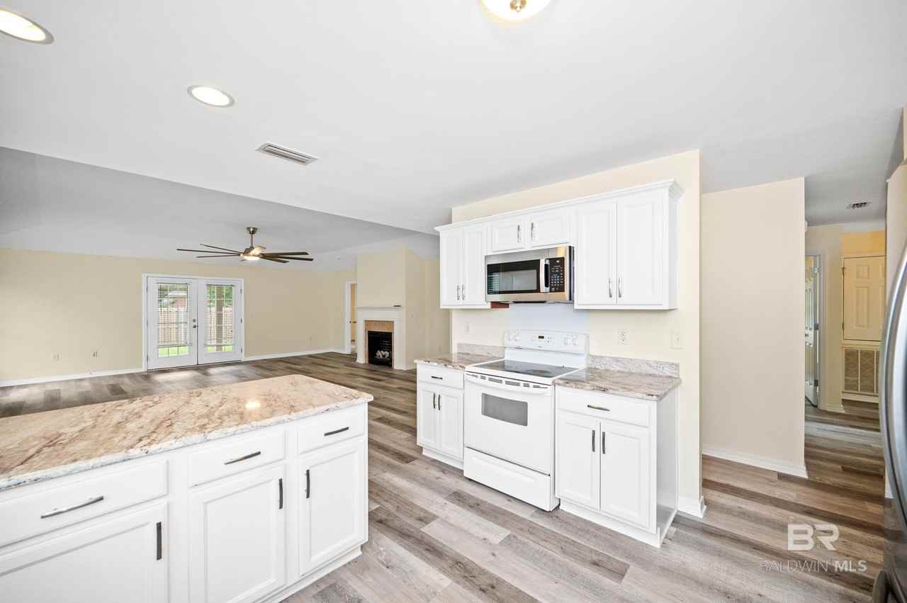 25930 Overton Dr - Photo 4 of 21