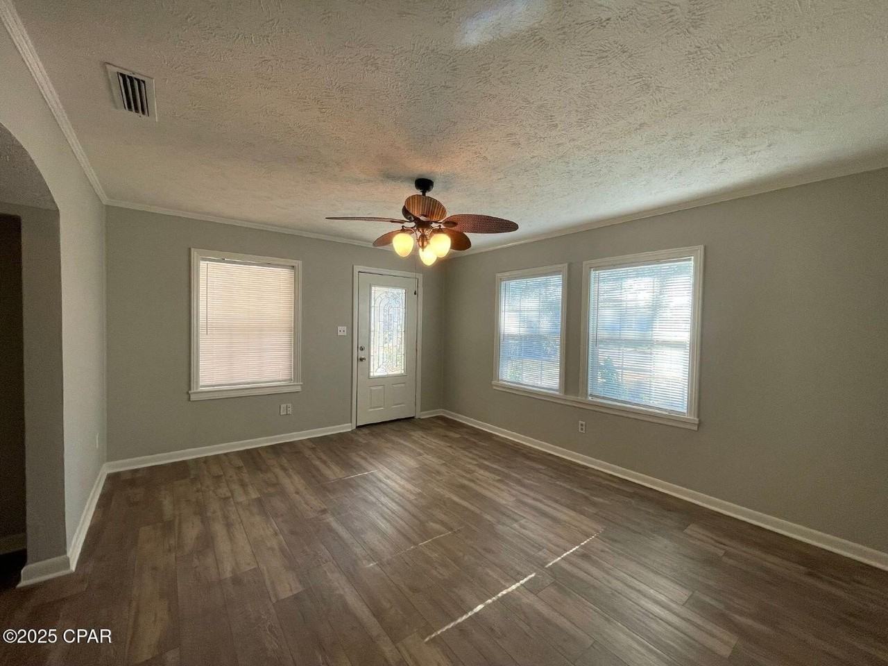 1010 W 12th Ct - Photo 2 of 18