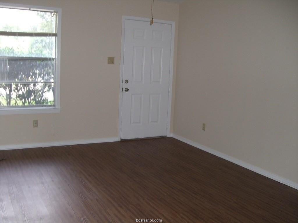 1411 Bermuda Ct - Photo 2 of 8