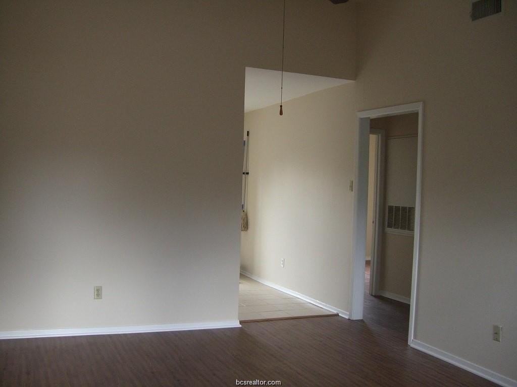 1411 Bermuda Ct - Photo 3 of 8