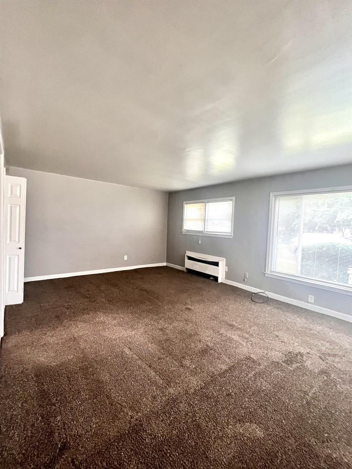 14924 Tireman Avenue - Photo 3 of 10