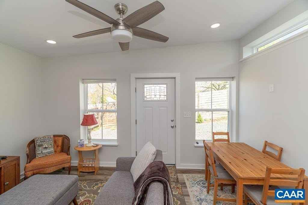 1403 Burgess Ln #B - Photo 5 of 36